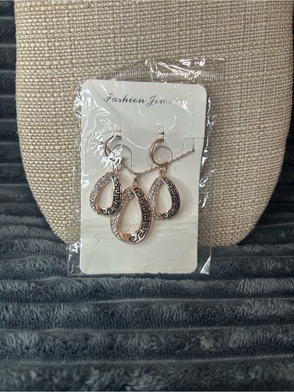 Fashion Jewelry Rose Gold Teardrop Necklace and Earring Set
